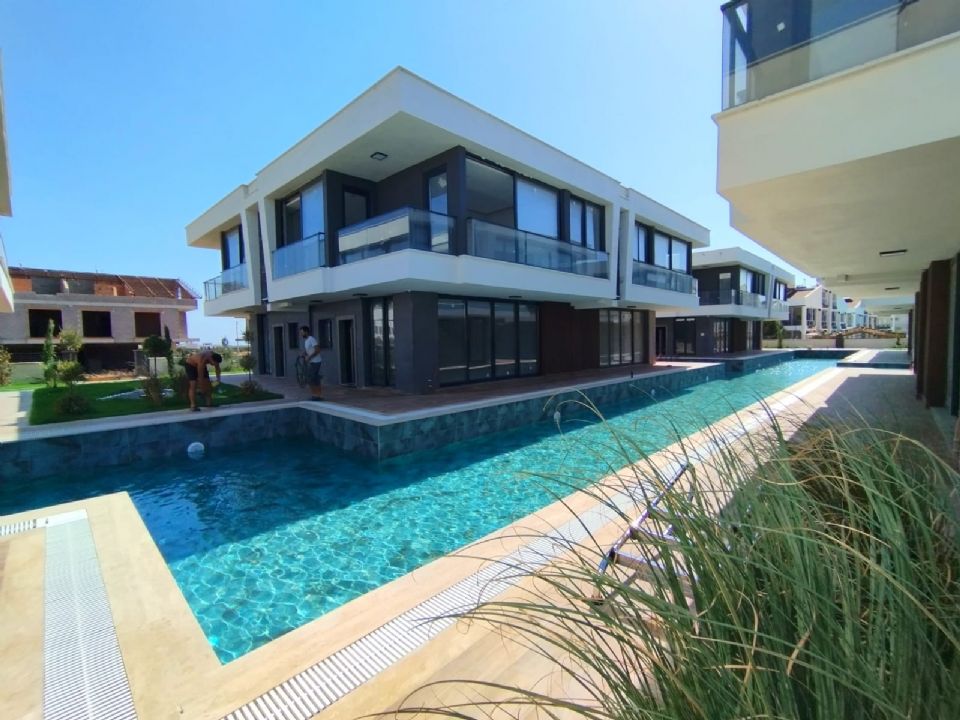 AQUA LIFE VILLAS